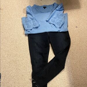 Blue Eyelet Sleeve Top and Black Jeans Set
